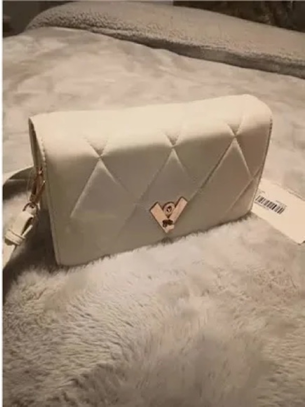 Valentino Orlandi NWT Quilted Cream Crossbody Bag with Gold Lock - Picture 3 of 8